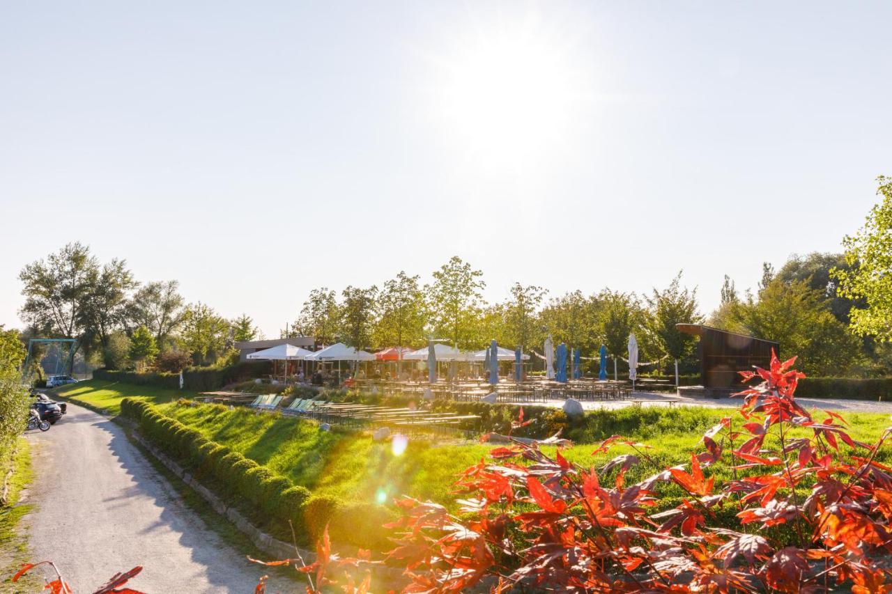 Camping & Pension Au An Der Donau Exteriör bild